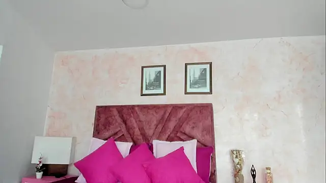 MelaniBeckers online show from June 19, 2026, 6:47 pm