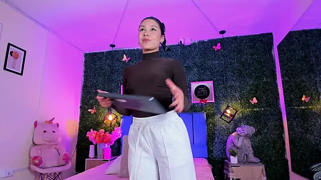 GabyyCute  online show from January 14, 2026, 3:10 am