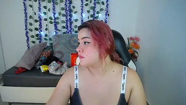 Mia Duque1999 online show from March 11, 2026, 8:36 pm