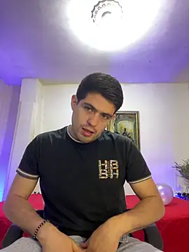 williamsmiiths16 online show from February 2, 2026, 2:27 pm