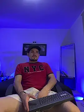 williamsmiiths16 online show from June 6, 2026, 3:01 am
