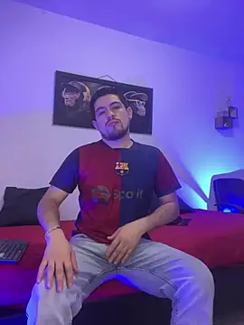 williamsmiiths16 online show from June 21, 2026, 12:22 pm