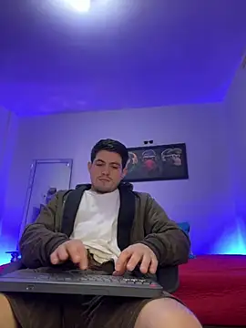 williamsmiiths16 online show from April 25, 2026, 12:08 pm