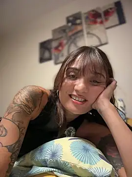 LuXarumi online show from February 15, 2026, 4:35 am