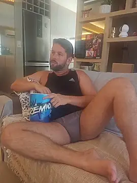 Snapshot of RipMyUnderwear chatting on February 6, 2026, 6:15 pm RipMyUnderwear online show from February 6, 2026, 6:15 pm