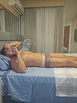 Snapshot of RipMyUnderwear chatting on February 11, 2026, 12:32 am RipMyUnderwear online show from February 11, 2026, 12:32 am