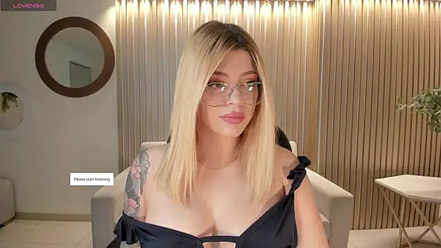 MadisonKane online show from April 24, 2026, 11:23 am