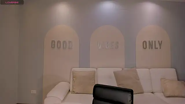 MadisonKane online show from January 18, 2026, 11:13 am