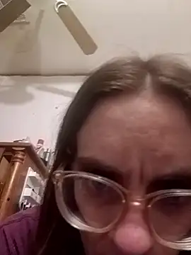 snowbird1117 online show from January 10, 2026, 9:04 am