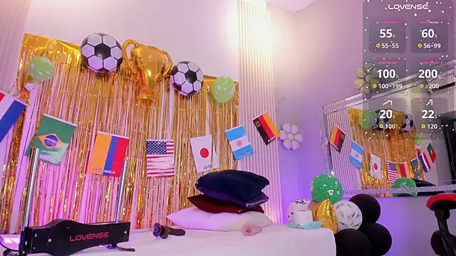 CloeMoon online show from July 7, 2026, 6:47 am