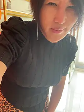 luckybaby666999 online show from April 21, 2026, 3:02 am