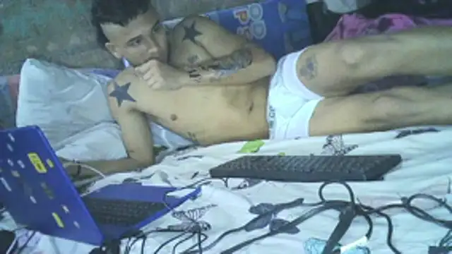 modeloxtz online show from February 7, 2026, 12:07 am