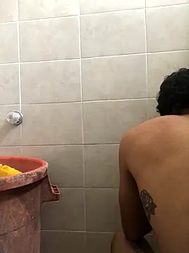 modeloxtz online show from January 12, 2026, 2:24 pm