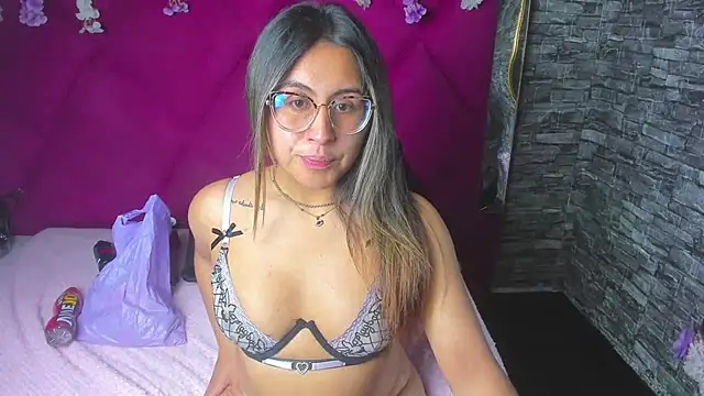 Freyaa Millerr  online show from December 17, 2025, 3:00 am