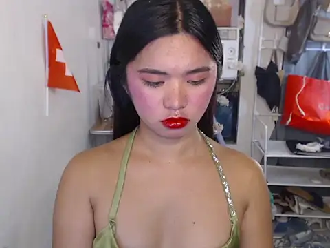 Snapshot of voganmarie chatting on June 28, 2026, 1:34 am voganmarie online show from June 28, 2026, 1:34 am