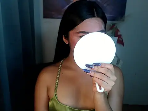 Snapshot of voganmarie chatting on June 24, 2026, 2:43 am voganmarie online show from June 24, 2026, 2:43 am
