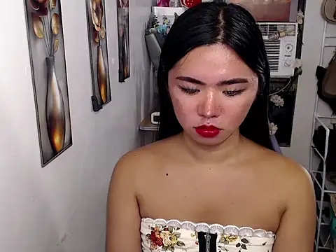 Snapshot of voganmarie chatting on July 5, 2026, 4:47 pm voganmarie online show from July 5, 2026, 4:47 pm