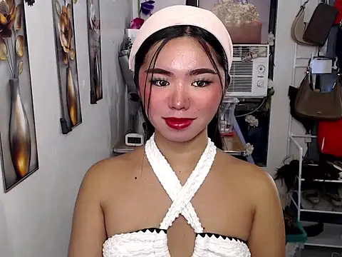Snapshot of voganmarie chatting on July 6, 2026, 7:48 am voganmarie online show from July 6, 2026, 7:48 am