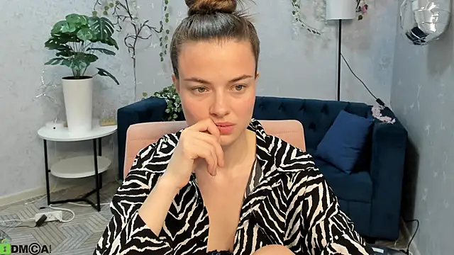 Snapshot of Graceee_ chatting on July 10, 2026, 2:55 am Graceee online show from July 10, 2026, 2:55 am