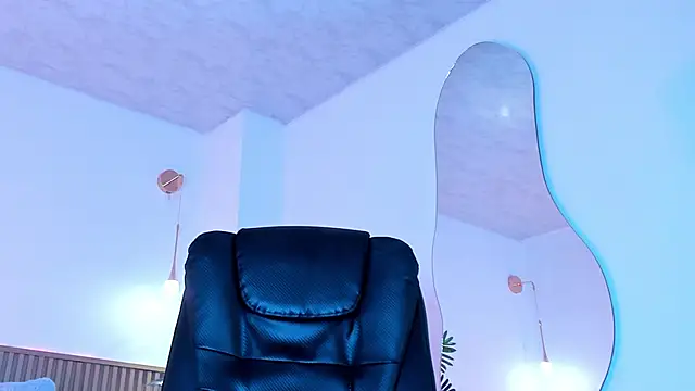 Snapshot of Lily_Cole27 chatting on February 7, 2026, 11:29 am Lily Cole27 online show from February 7, 2026, 11:29 am