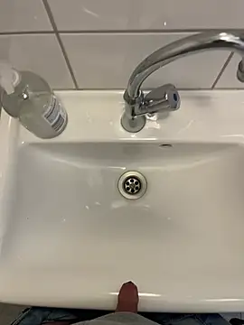 Snapshot of Dodo2223 chatting on February 16, 2026, 8:02 am Dodo2223 online show from February 16, 2026, 8:02 am