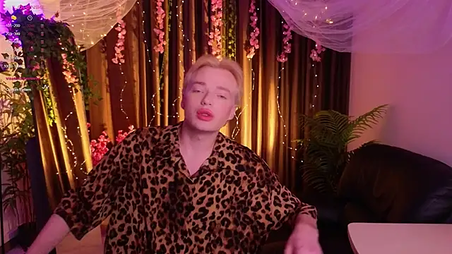 Kristenegor online show from February 6, 2026, 4:58 pm