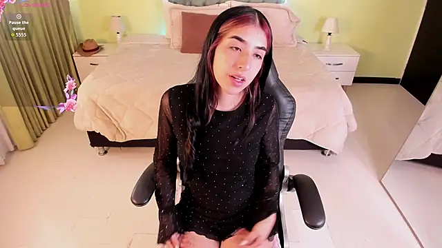 Snapshot of Celeste_Rous__ chatting on June 21, 2026, 12:44 pm Celeste Rous online show from June 21, 2026, 12:44 pm