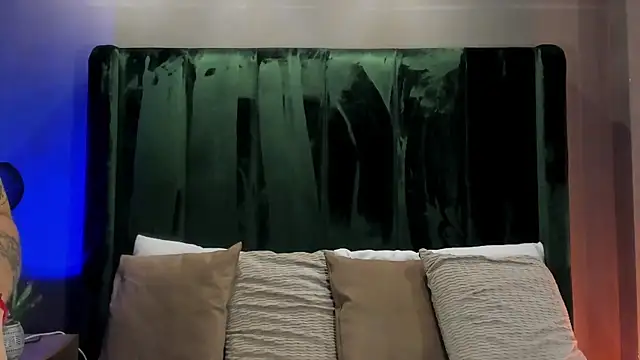 Snapshot of TaniaRedd_ chatting on February 27, 2026, 1:00 pm TaniaRedd online show from February 27, 2026, 1:00 pm