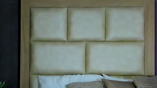 Snapshot of TaniaRedd_ chatting on February 20, 2026, 1:24 pm TaniaRedd online show from February 20, 2026, 1:24 pm