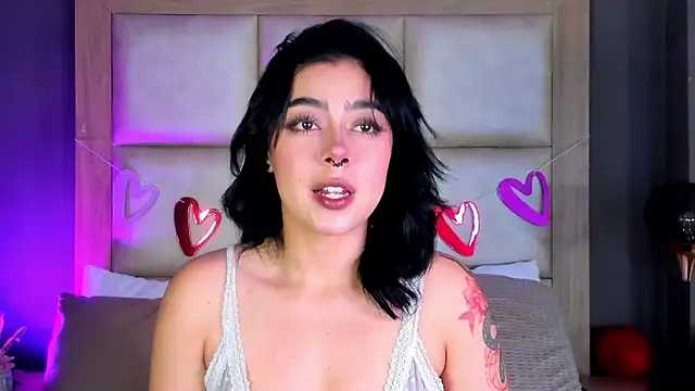 Snapshot of TaniaRedd_ chatting on February 11, 2026, 1:44 pm TaniaRedd online show from February 11, 2026, 1:44 pm