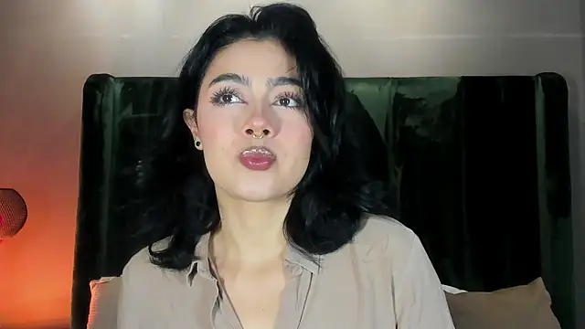 Snapshot of TaniaRedd_ chatting on February 25, 2026, 1:22 pm TaniaRedd online show from February 25, 2026, 1:22 pm