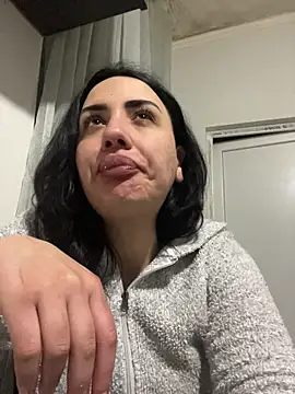 tesaa1212 online show from January 5, 2026, 5:27 pm