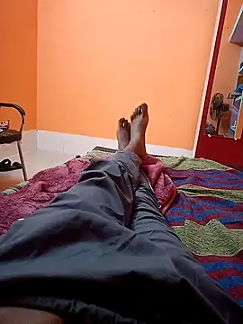 RahulPriya-1992 online show from December 4, 2025, 7:57 pm