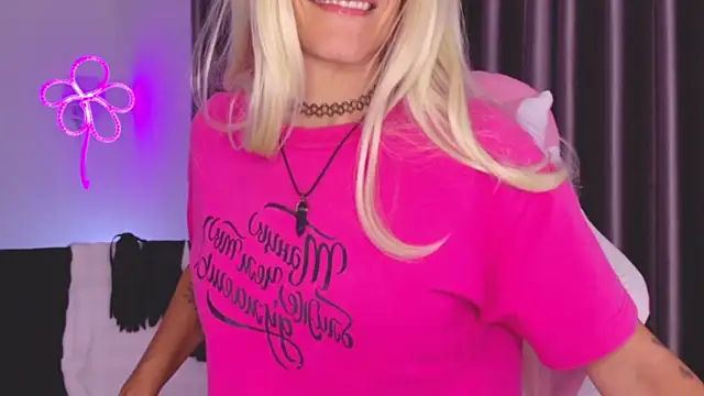 betty xoxoo online show from June 22, 2026, 2:03 pm