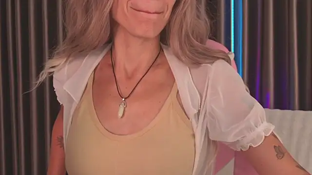 betty xoxoo online show from April 27, 2026, 12:36 pm