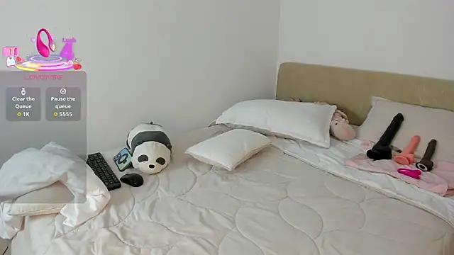 Snapshot of DakothaHyland_ chatting on February 26, 2026, 1:00 pm DakothaHyland online show from February 26, 2026, 1:00 pm