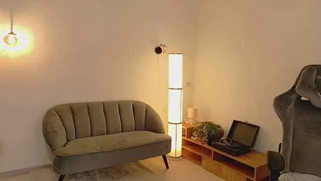 tinapie online show from August 1, 2026, 1:53 pm