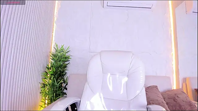 MarelynSummer online show from July 8, 2026, 11:44 am