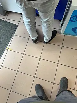 Snapshot of Davvidsm chatting on February 9, 2026, 2:48 pm Davvidsm online show from February 9, 2026, 2:48 pm