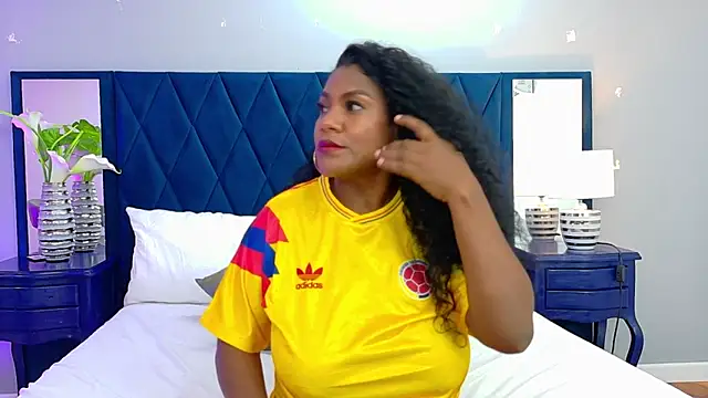 AnnieLeigt online show from June 17, 2026, 12:37 pm