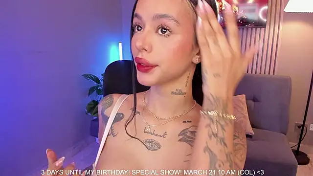 VegaLuxe online show from March 19, 2026, 2:06 pm