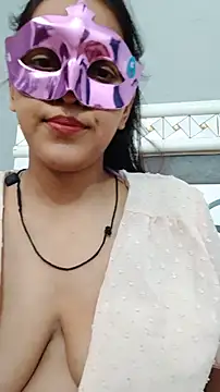 Shivani hotty online show from May 17, 2026, 4:01 am