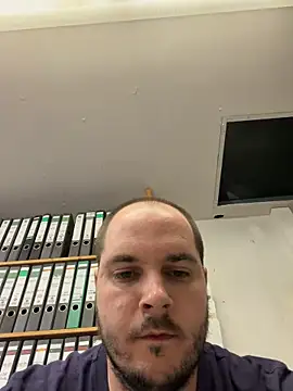 Snapshot of GeilerFinn95 chatting on April 17, 2026, 2:20 pm GeilerFinn95 online show from April 17, 2026, 2:20 pm