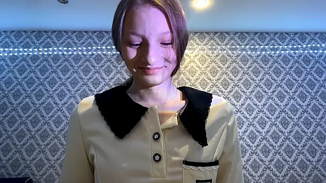 Cleonoth2o online show from December 14, 2025, 6:13 pm