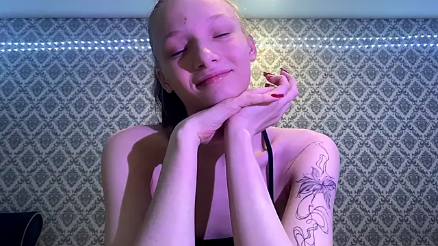 Cleonoth2o online show from December 19, 2025, 5:59 pm