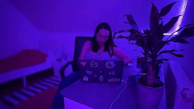 Mimi Muse online show from February 3, 2026, 1:05 pm