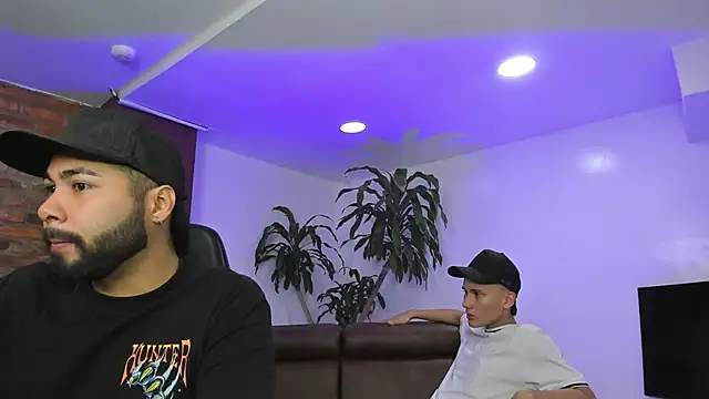 HotThreesoome online show from December 14, 2025, 1:17 pm