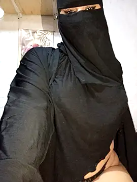 Snapshot of -Batta- chatting on March 3, 2026, 10:06 pm -Batta- online show from March 3, 2026, 10:06 pm