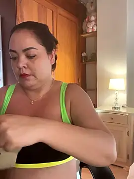 Snapshot of EmiHarrys chatting on January 16, 2026, 10:03 pm EmiHarrys online show from January 16, 2026, 10:03 pm