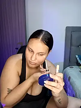 Snapshot of Valeriaa_21 chatting on June 26, 2026, 10:37 pm Valeriaa 21 online show from June 26, 2026, 10:37 pm